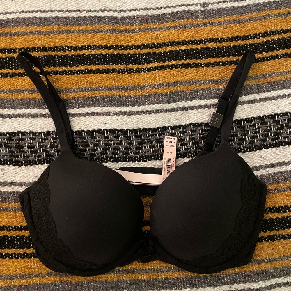 Victoria’s Secret Body by Victoria bra 34DD